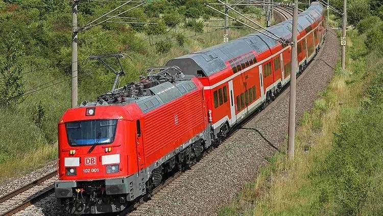 Die DB will ihre Skoda-MNE-Züge (hier im Bild) 2024 wieder durch alte und weniger komfortable IC-Garnituren ersetzen.
