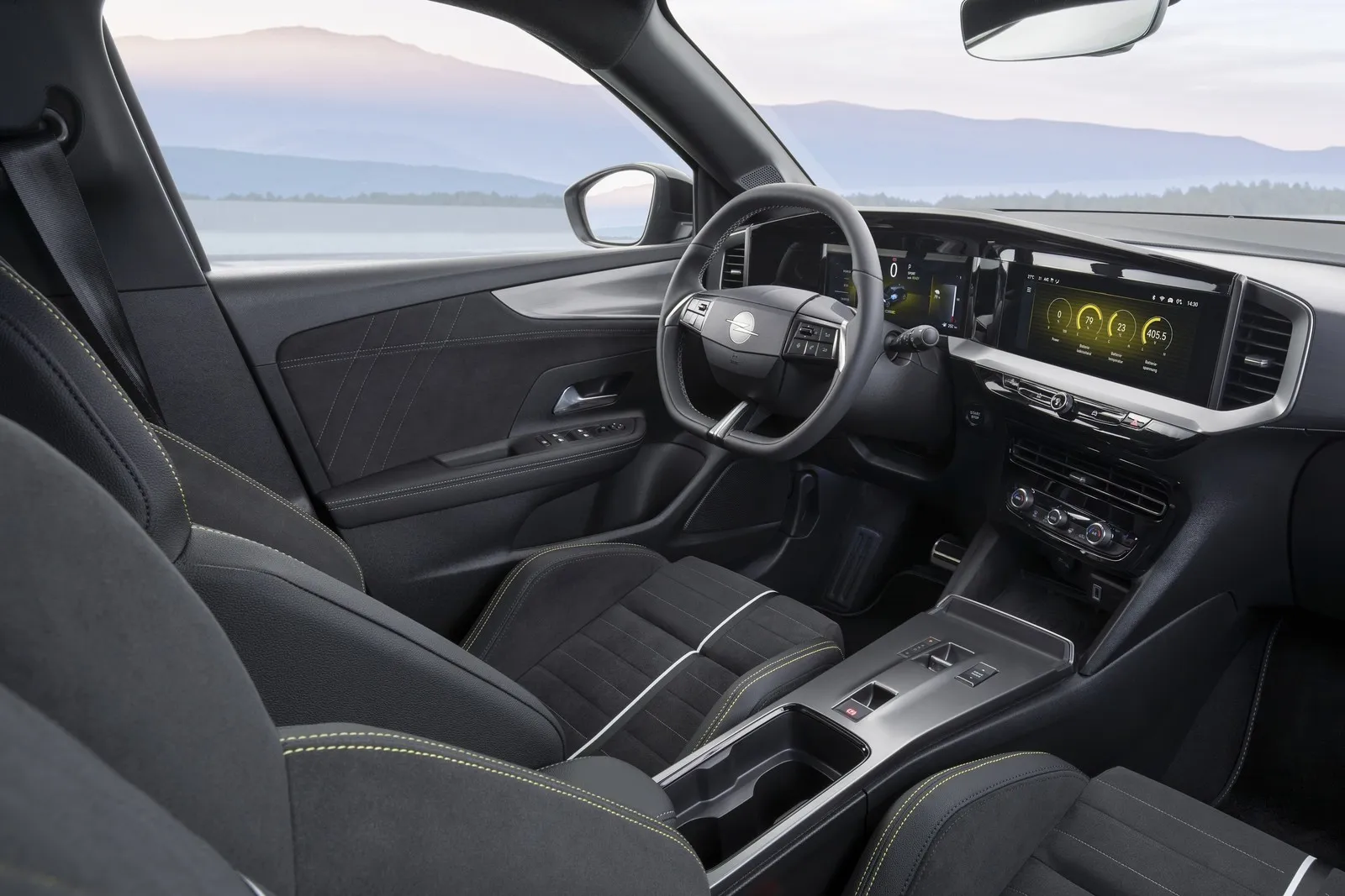 Blick in das Cockpit des Opel Mokka GSE