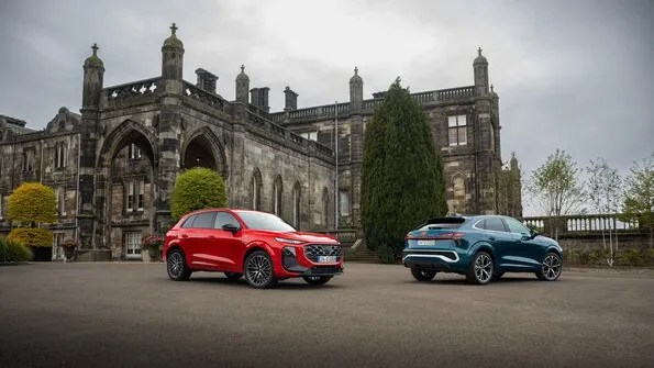 Zwei neue Audi Q3 in Schottland vorgestellt.