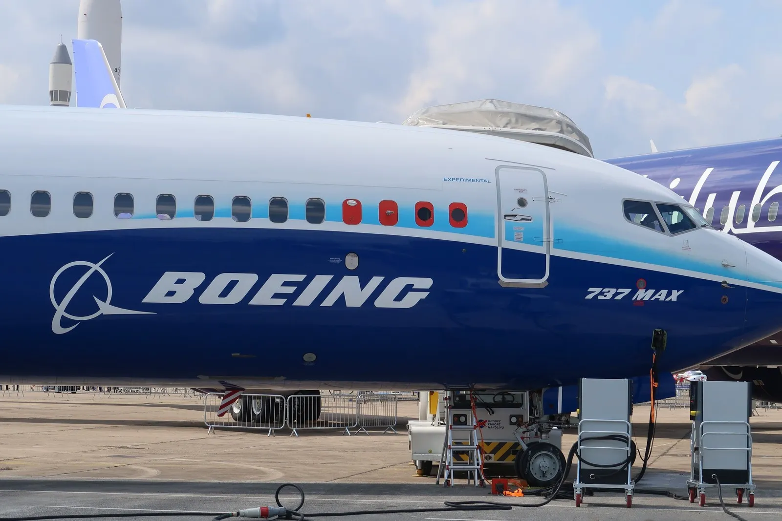 Boeing 737 MAX am Boden, abgestellt auf dem Vorfeld des Flughafens Le Bourget.