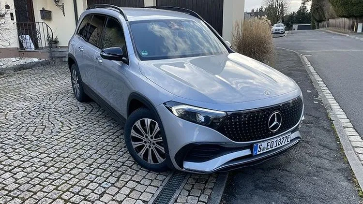 Der EQB eignet sich bestens als Geschäftswagen. Das BEV ist bei den Betriebskosten den Verbrennern überlegen.