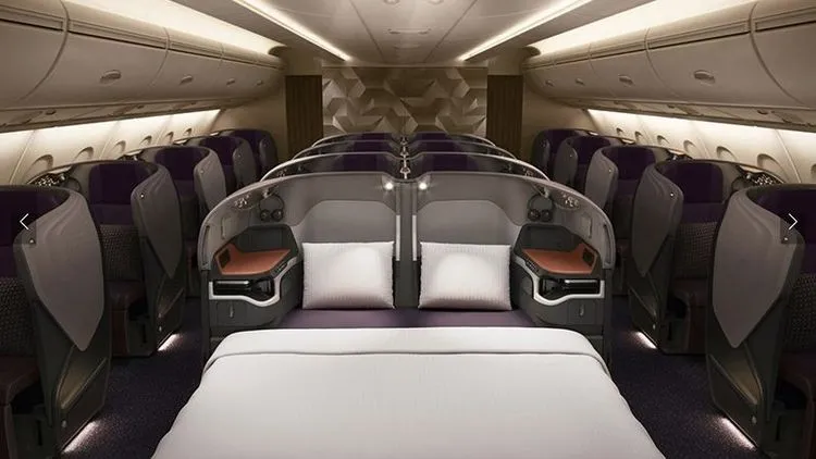 Doppelsitze in einem Airbus-Flugzeug mit mehr Komfort als andere.