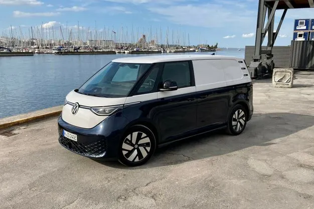 Seinen neuen vollelektrischen ID.Buzz bietet VW Nutzfahrzeuge von Beginn an auch als Kastenwagen an.